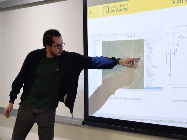 Esteban Lara, egresado, Ingeniería Mecánica Uniandes. Esteban Lara, egresado, Ingeniería Mecánica Uniandes.