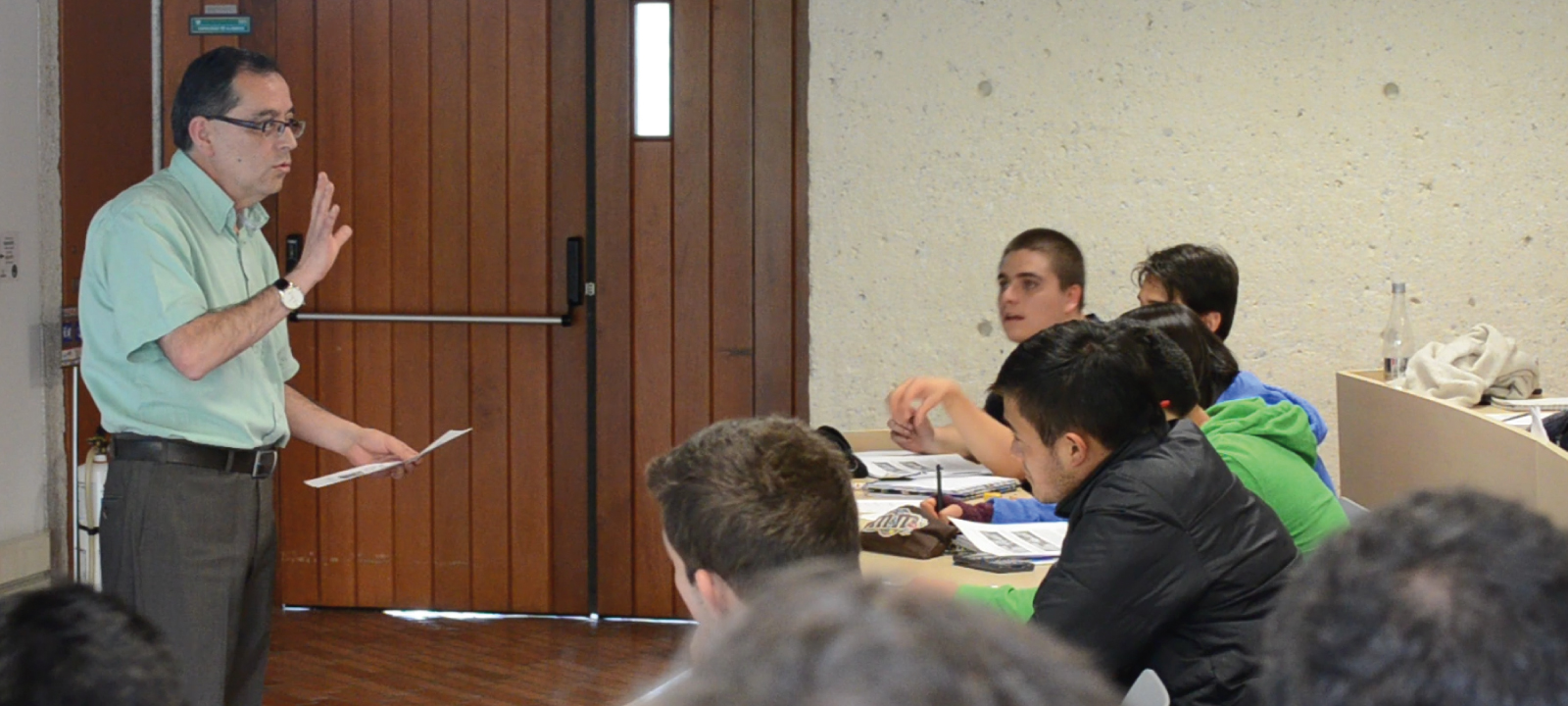 Estudiantes en clase del profesor Alvaro Pinilla | Uniandes