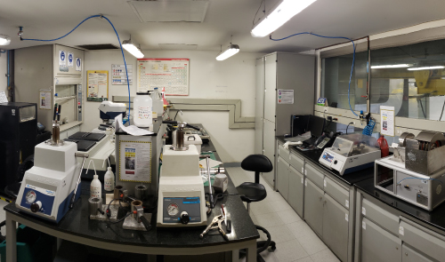 Laboratorio metalografía, Ingeniería Mecánica | Uniandes