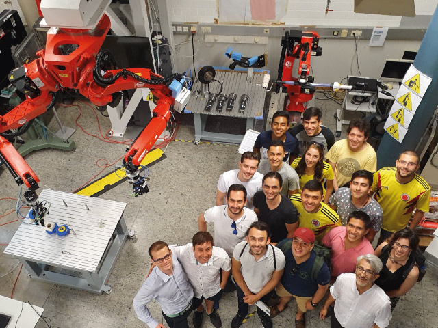 Un grupo de estudiantes de Ingeniería Mecánica viajó en compañía del profesor Carlos Francisco Rodriguez a Alemania para conocer diferentes universidades en un convenio con el DAAD