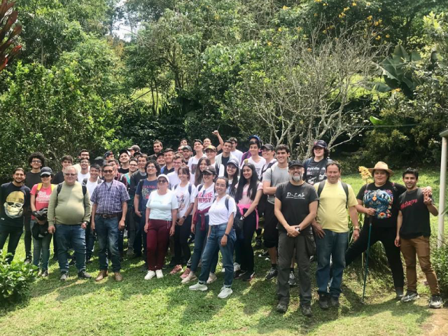 Estudiantes de Ingeniería Mecánica construyen prototipos rurales