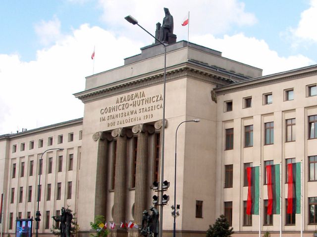 Oportunidad internacional: estudia en Polonia con todo pago