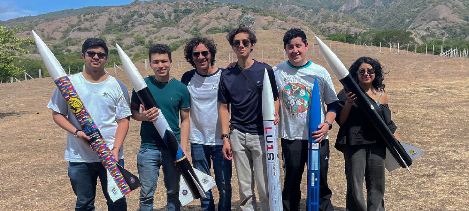 Estudiantes de Ingeniería Mecánica hacen parte de la primera generación certificada en cohetería de alta potencia en Colombia